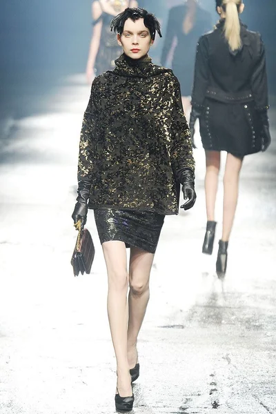 Look 49